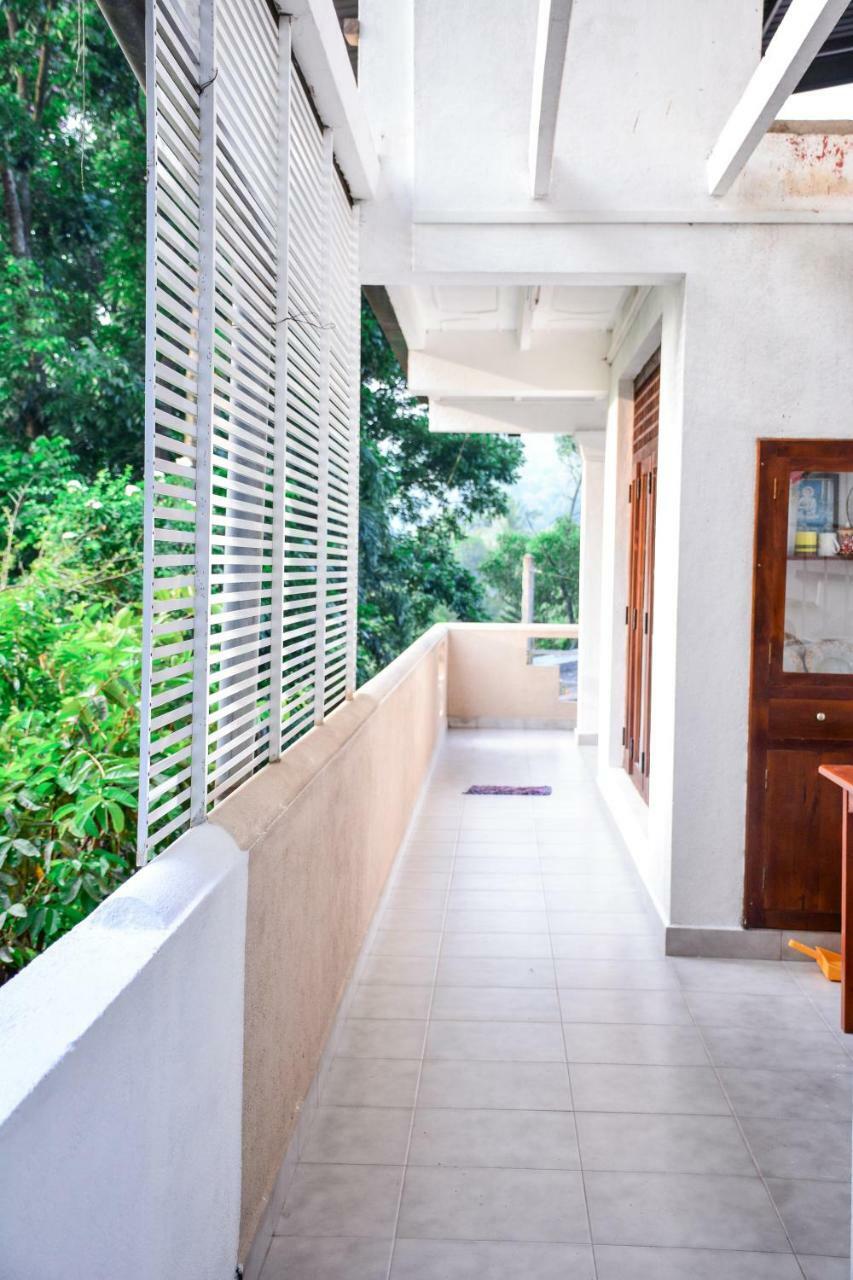 Ceylon Saradiel Home Stay Mawanella Bagian luar foto